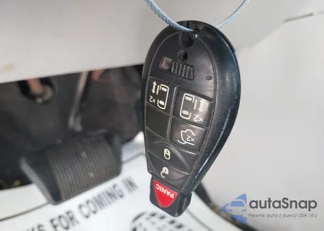 2012 Chrysler Town & Country Touring из США, поврежденный, VIN 2C4RC1BG2CR189811